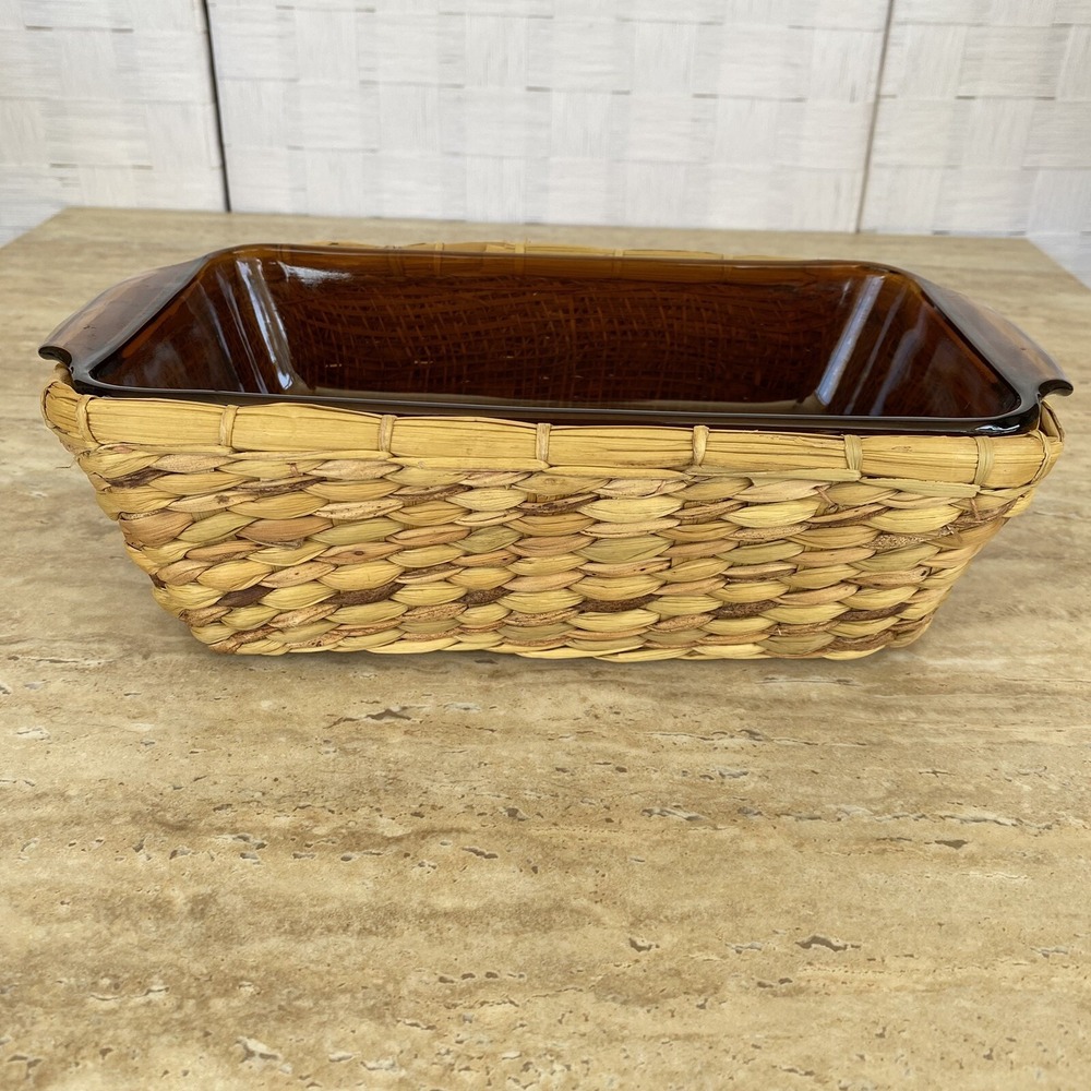 Anchor Hocking Fire King Loaf Pan Amber Glass 1 Qt w/ Wicker Basket Vintage MCM - Picture 2 of 9
